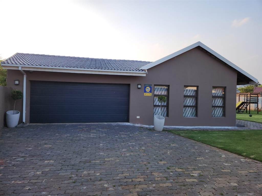 5 Bed House in Brakpan North photo number 1