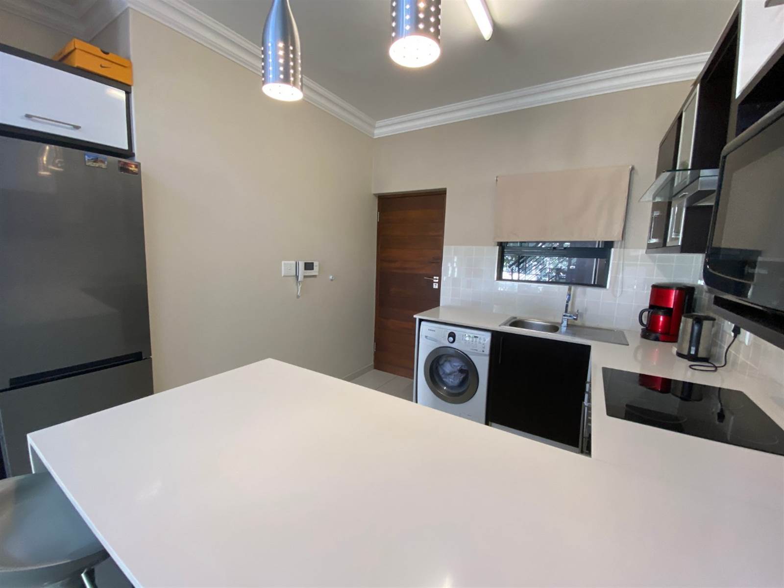 2 Bed Apartment in Tableview photo number 11