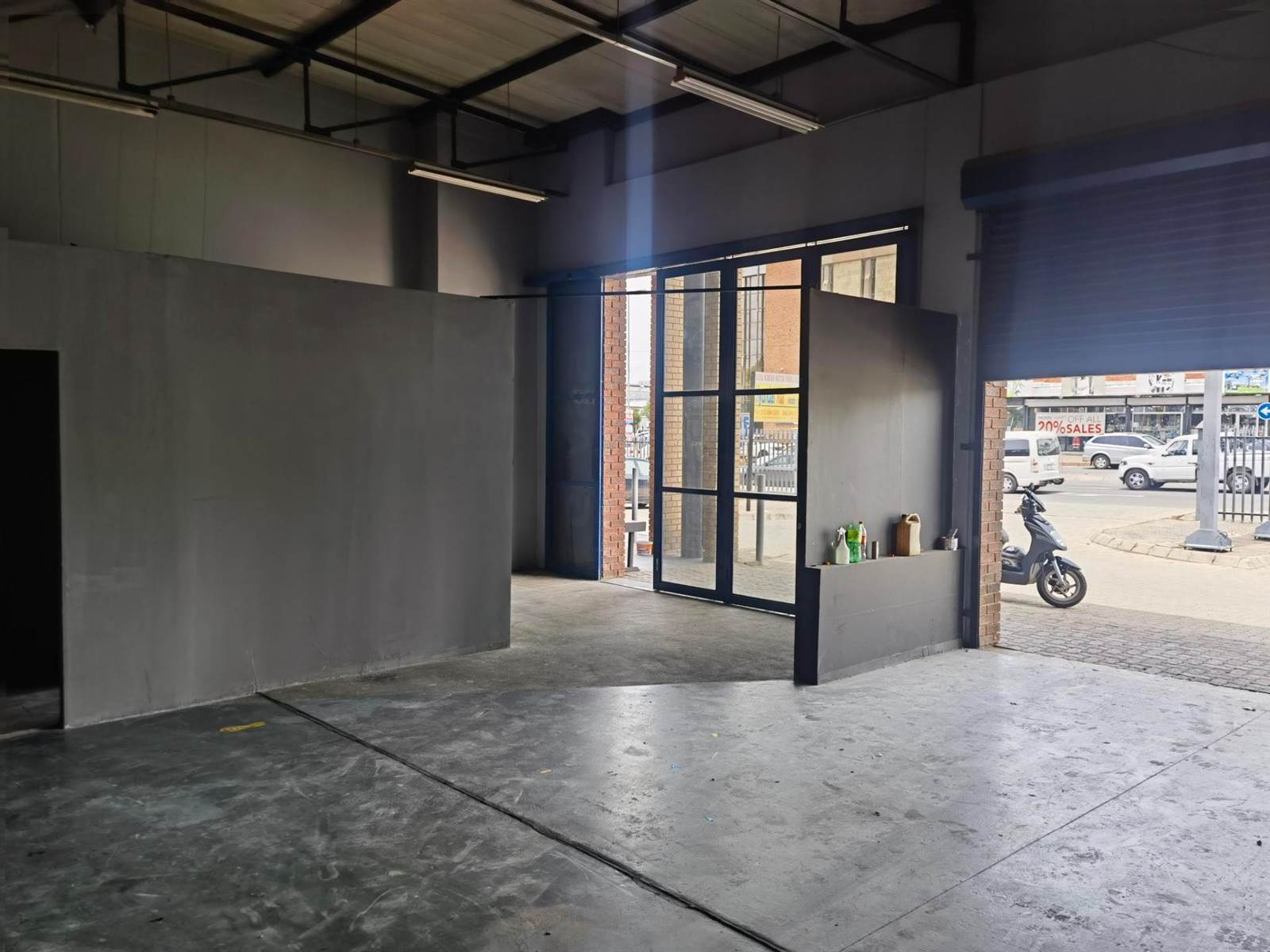 250  m² Commercial space in Silverton photo number 8