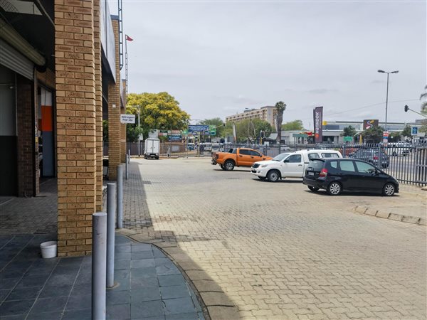 250  m² Commercial space in Silverton