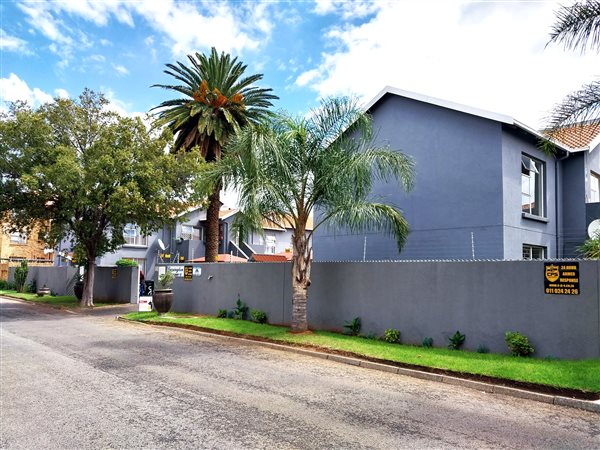 2 Bedroom Townhouse 2 Bedroom Townhouse