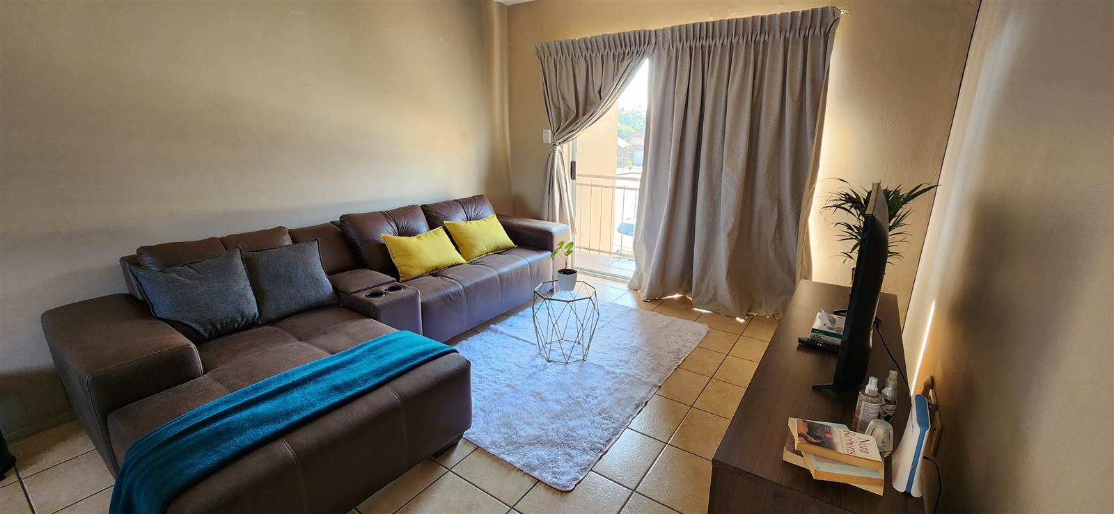 2 Bed Apartment in Kleinfontein photo number 7