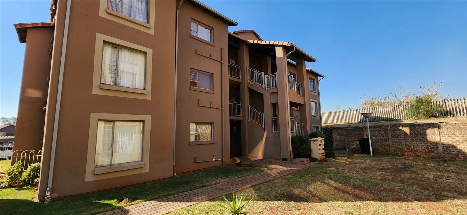 2 Bed Apartment in Kleinfontein photo number 14