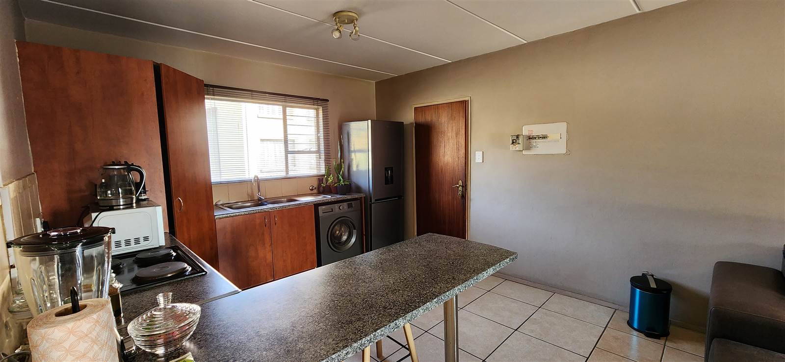2 Bed Apartment in Kleinfontein photo number 3