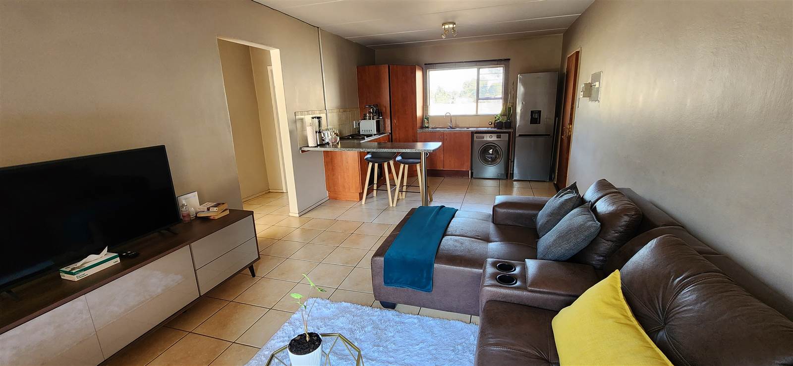 2 Bed Apartment in Kleinfontein photo number 5