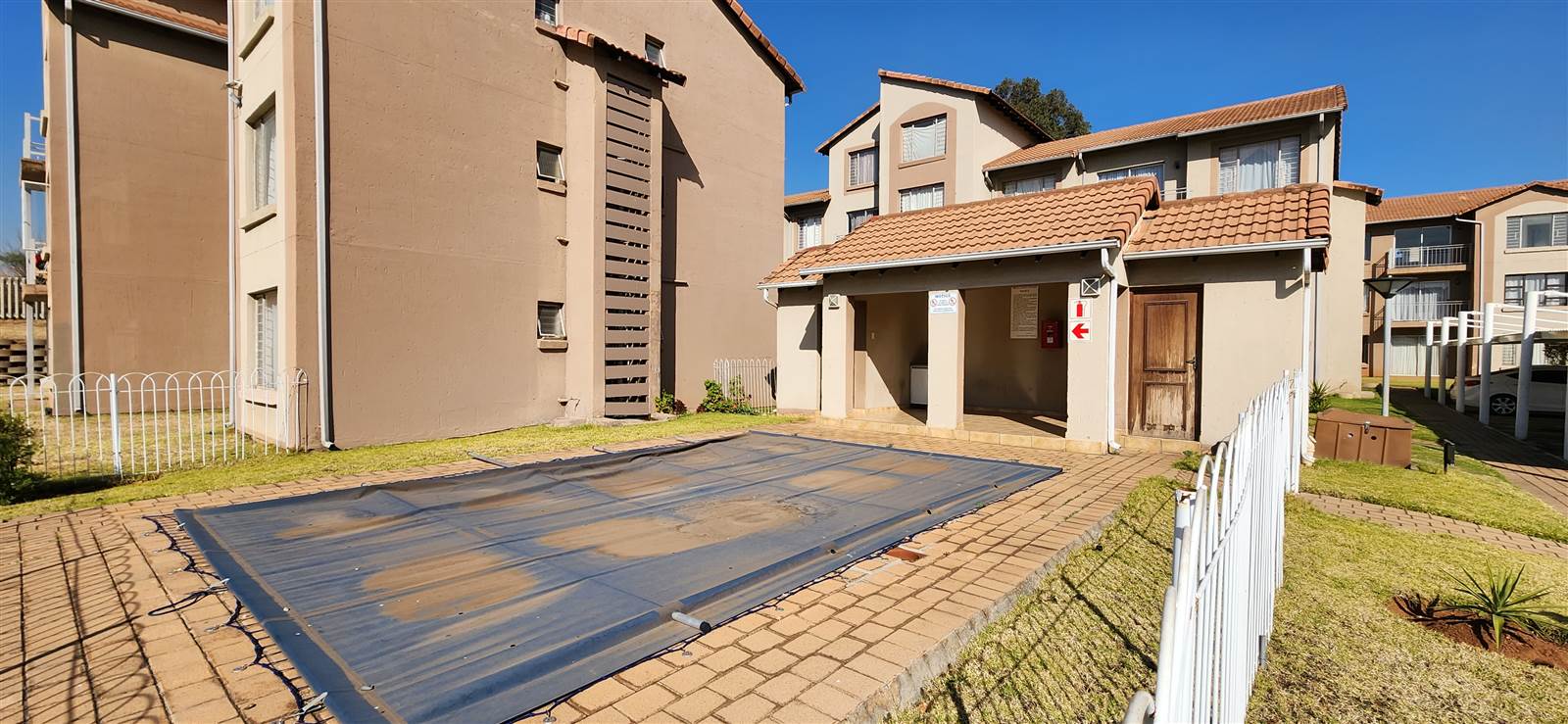 2 Bed Apartment in Kleinfontein photo number 17