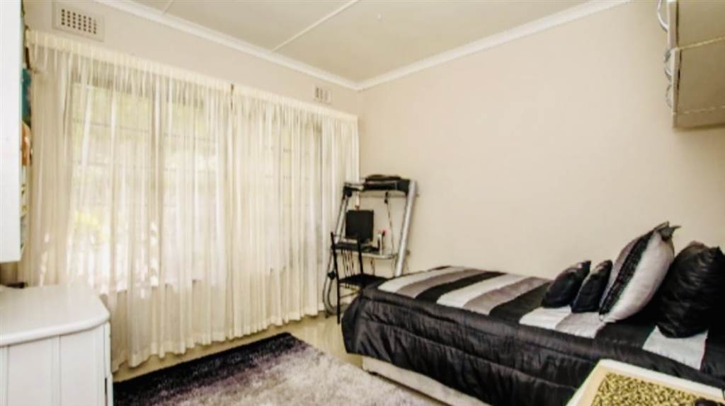 5 Bed House in Westville photo number 15