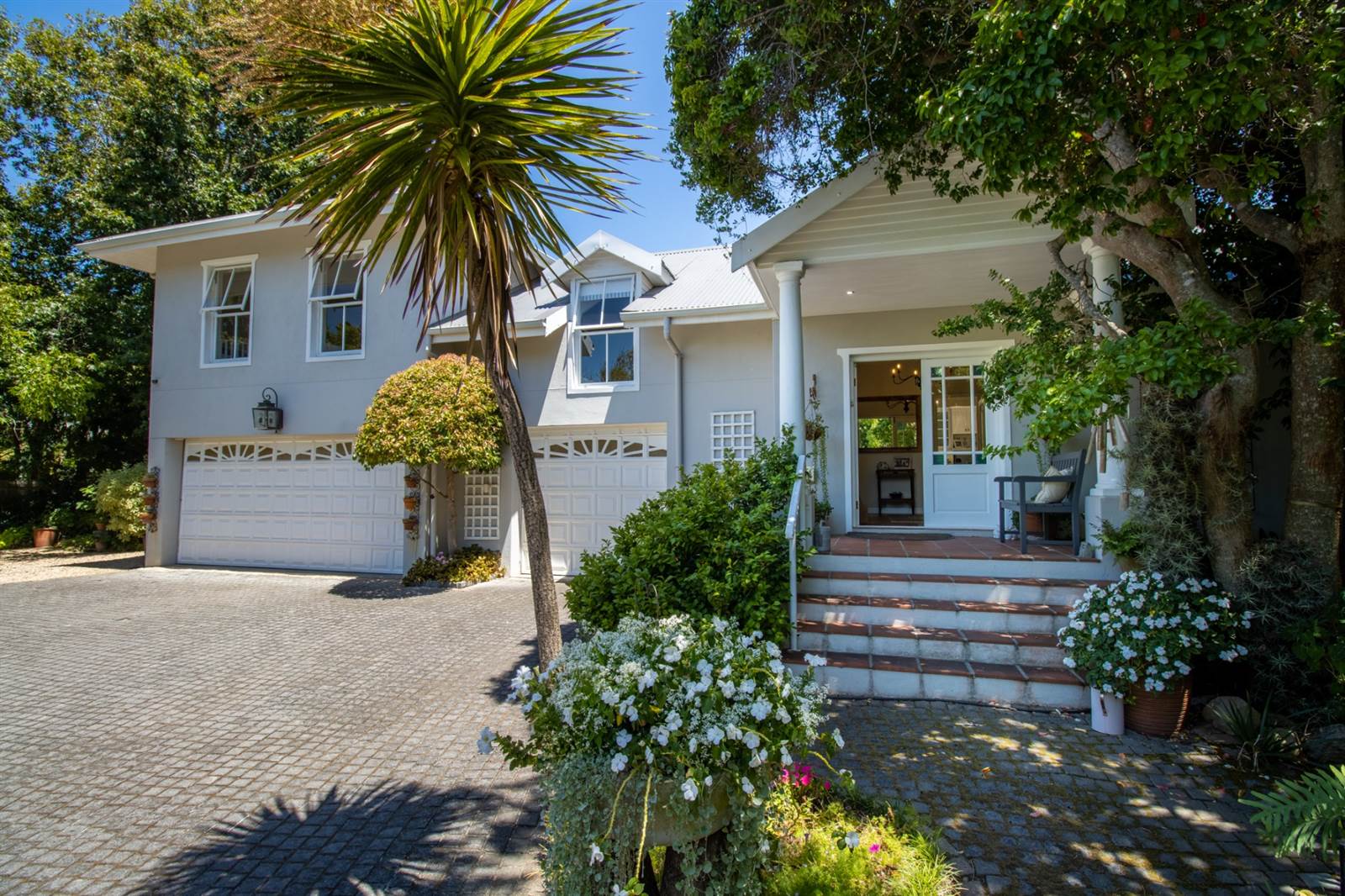 4 Bed House in Constantia photo number 1