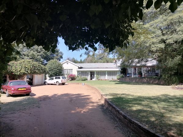 350  m² Commercial space