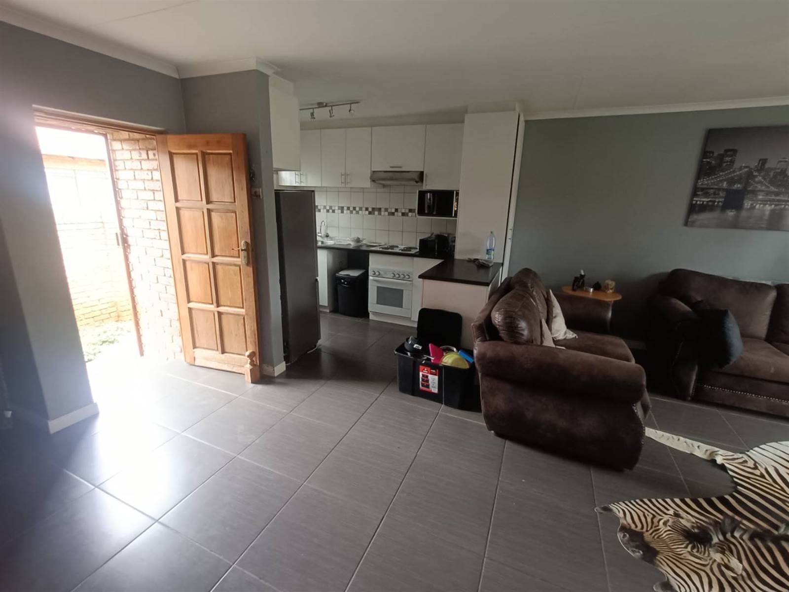 2 Bed Townhouse in Rooihuiskraal photo number 6