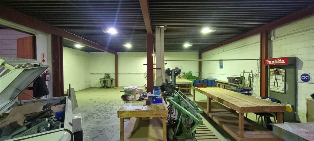 600  m² Industrial space in Parow East photo number 4