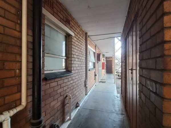 1 Bed Apartment in Germiston South