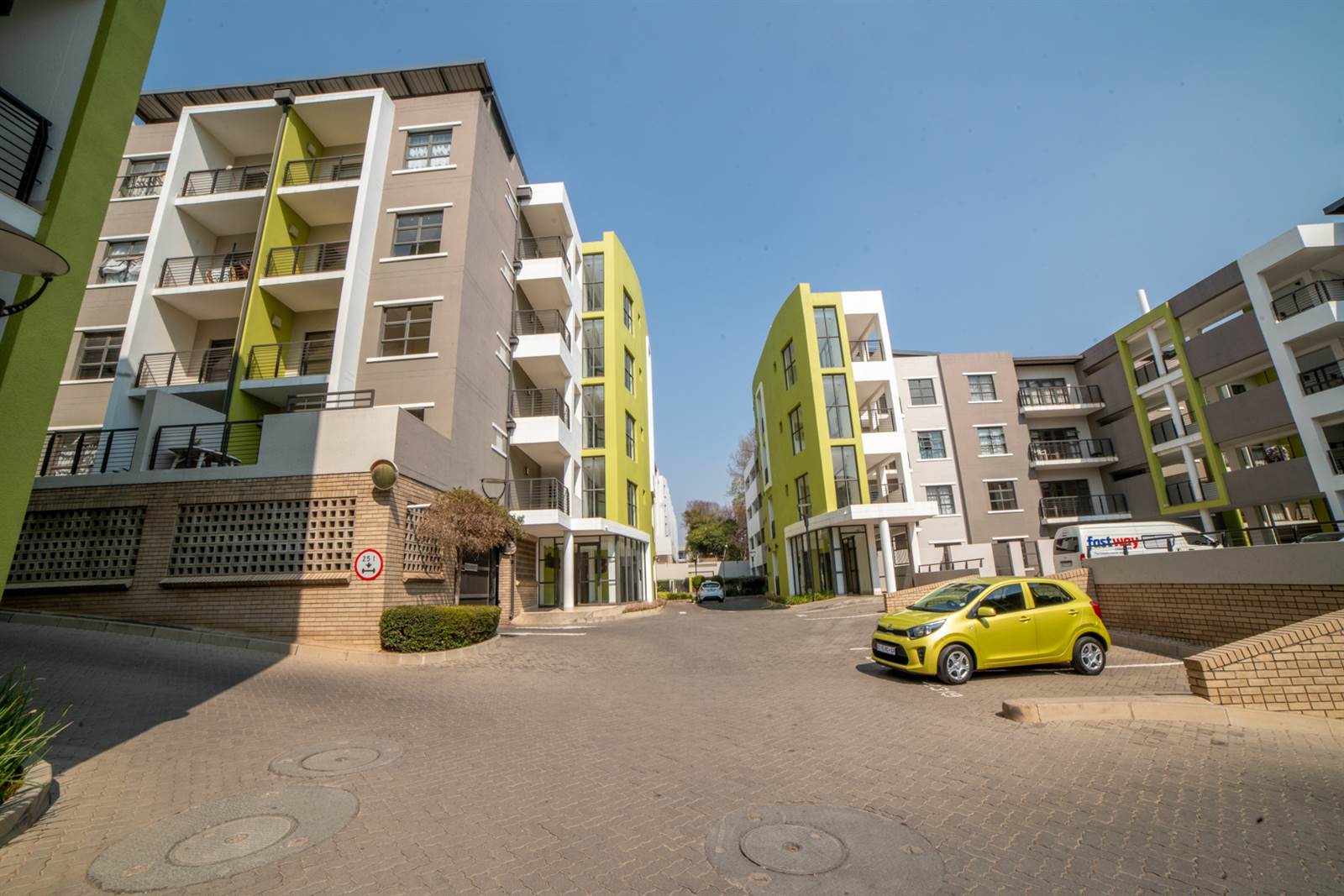 2 Bed Apartment in Rivonia photo number 1
