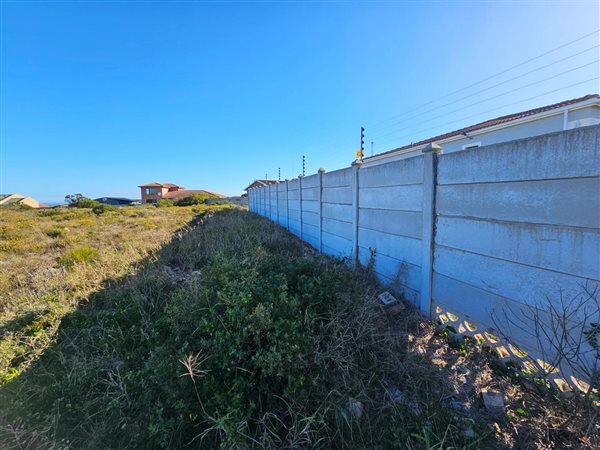 858 m² Land available in Wavecrest