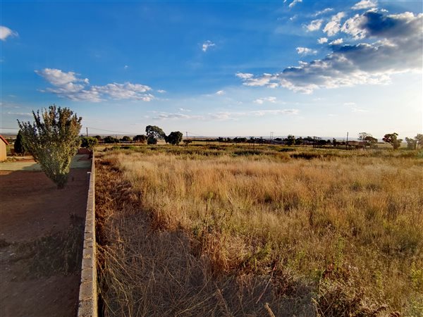 2764 m² Land available in Koster