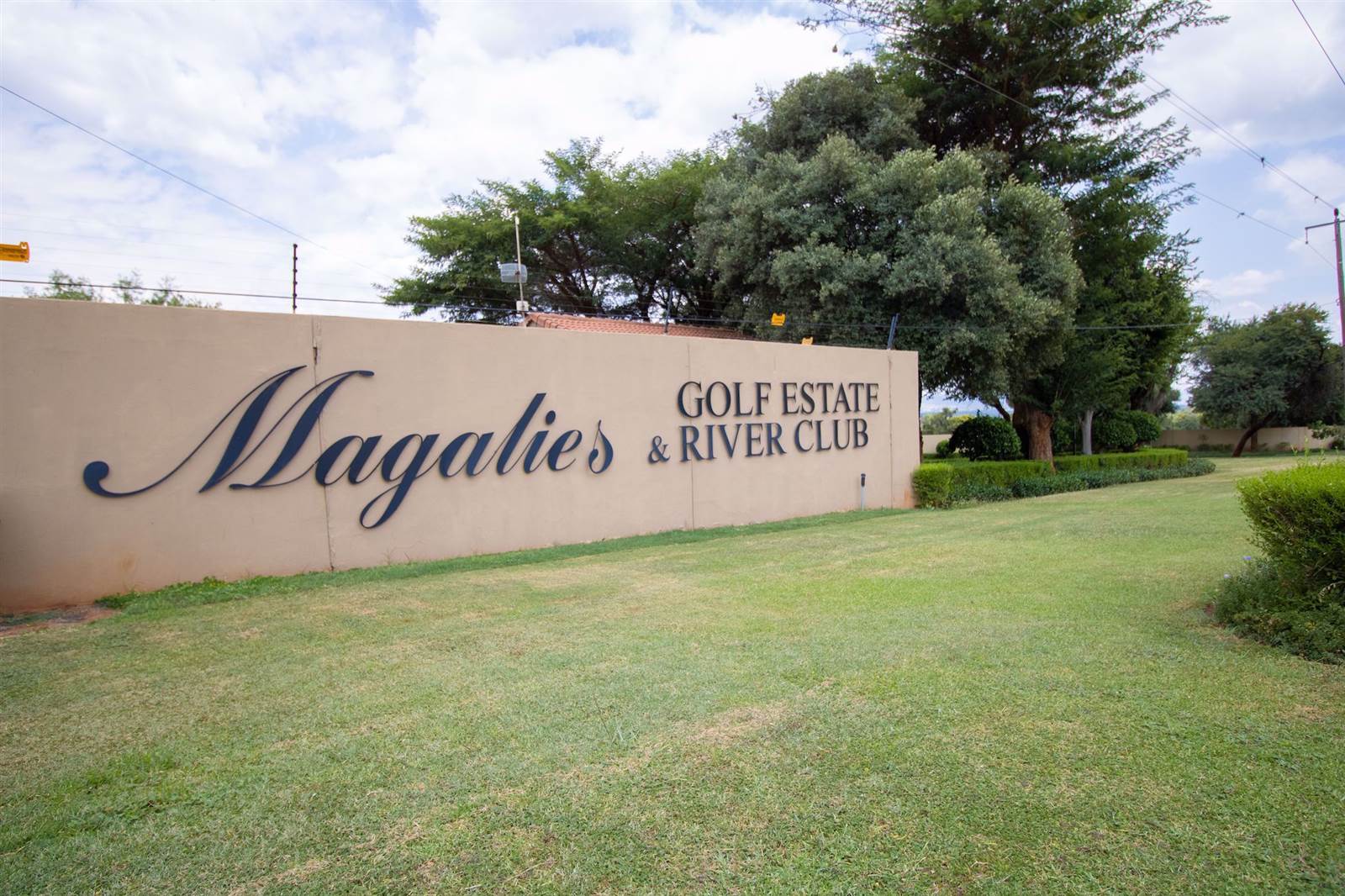 420 m² Land available in Magalies Golf Estate photo number 8