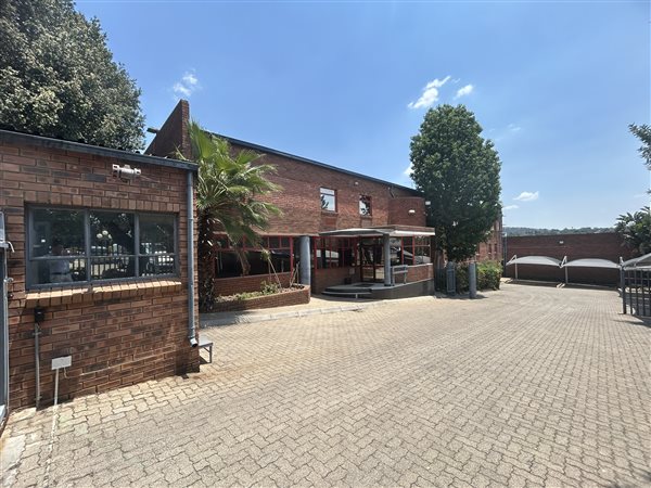 3 255  m² Industrial space