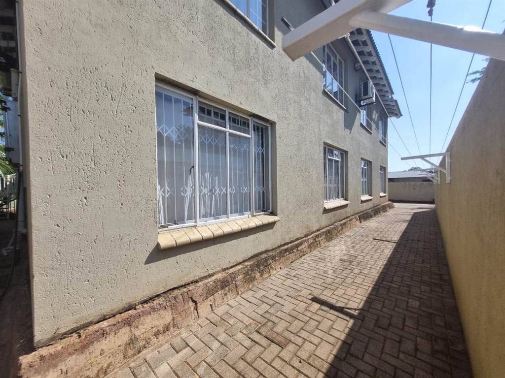 2 Bed Apartment in Thabazimbi photo number 2