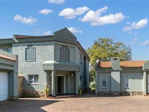 4 Bed House in Senderwood