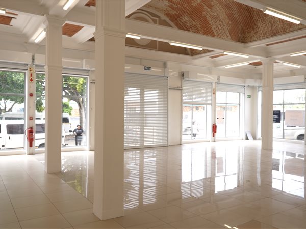 361  m² Retail Space