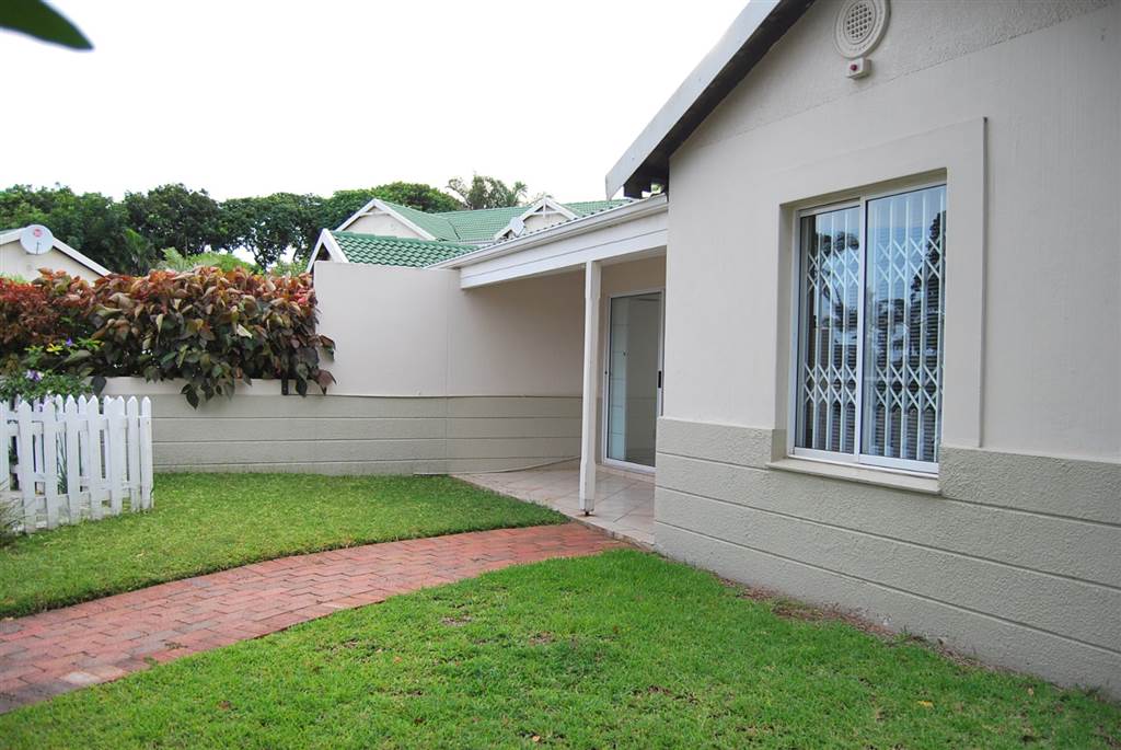 2 Bed Townhouse in Umhlanga Rocks photo number 17