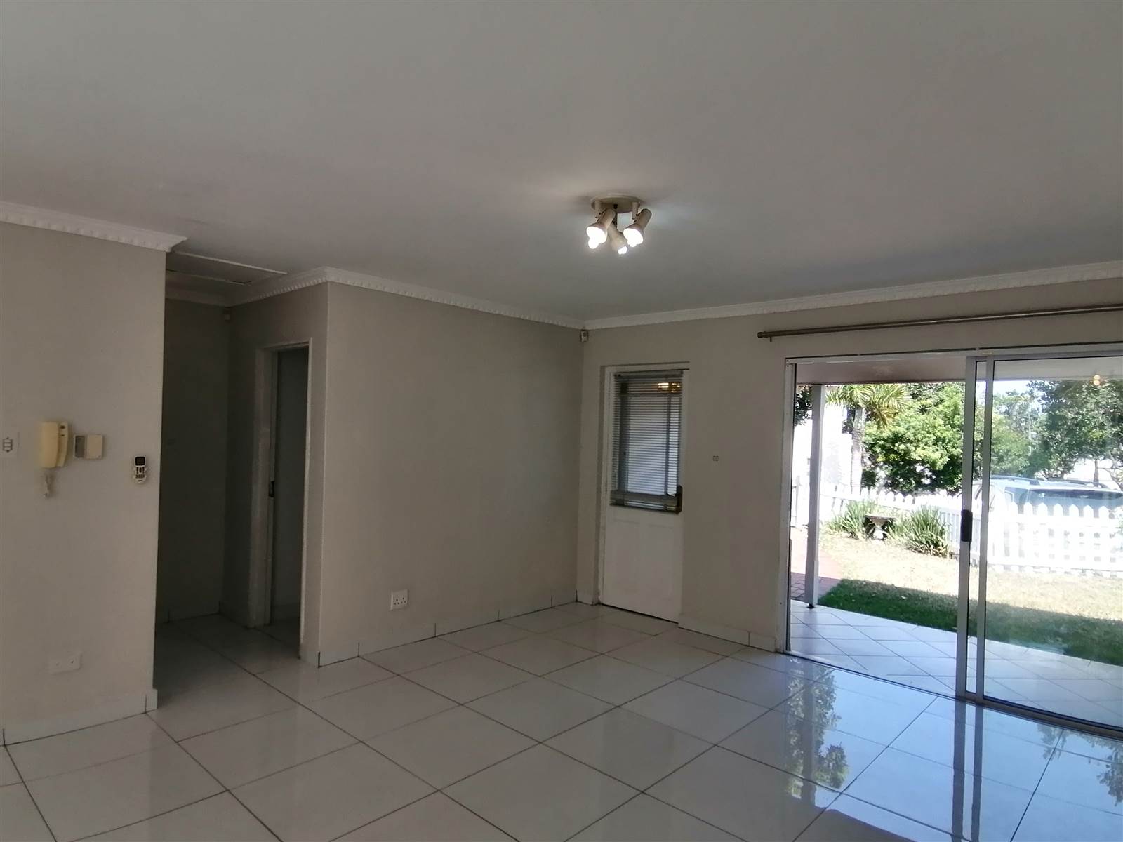 2 Bed Townhouse in Umhlanga Rocks photo number 10