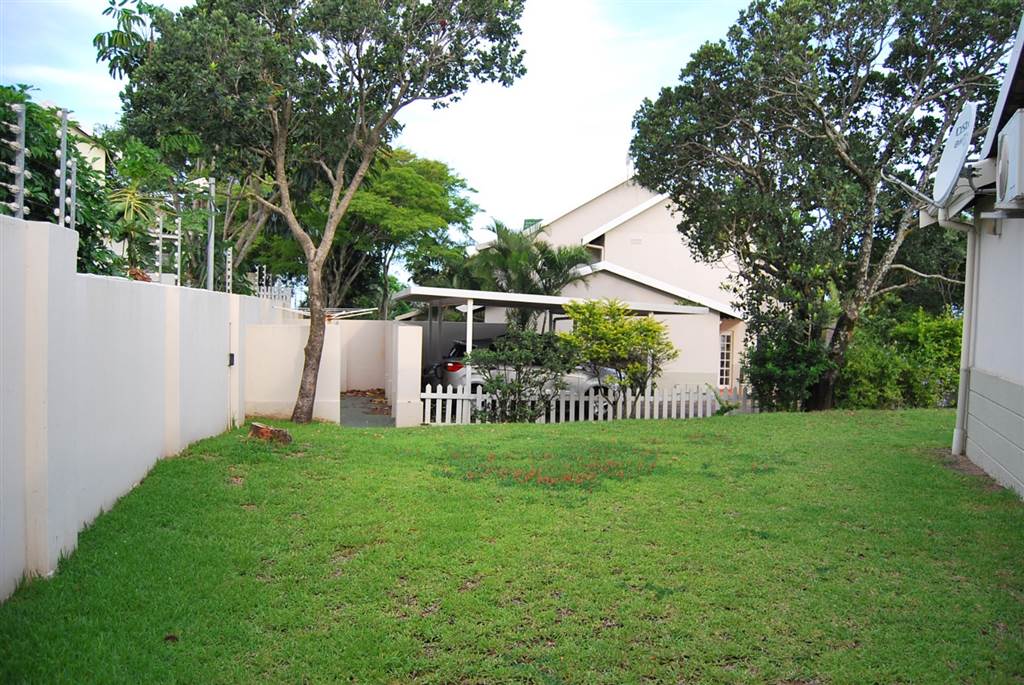 2 Bed Townhouse in Umhlanga Rocks photo number 18