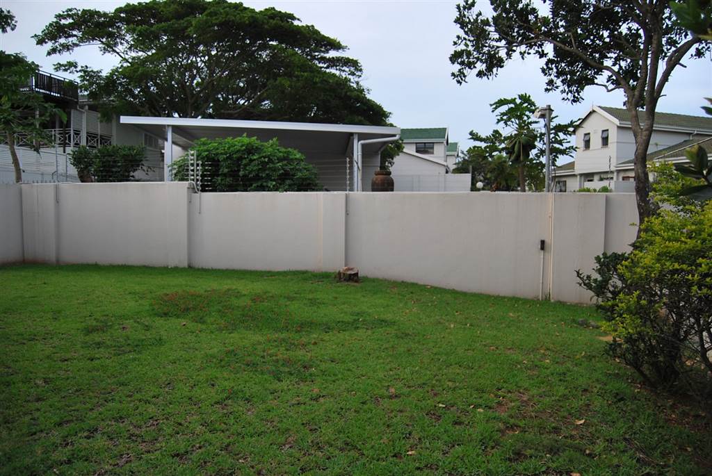 2 Bed Townhouse in Umhlanga Rocks photo number 19