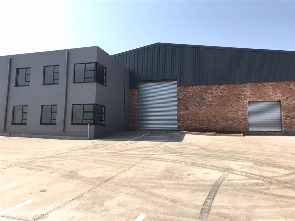 2476  m² Industrial space in Clayville photo number 1