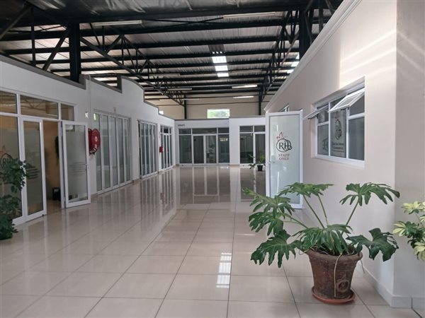 25 m² Retail Space 25 m² Retail Space