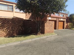 3 Bed Townhouse in Vanderbijlpark CE3