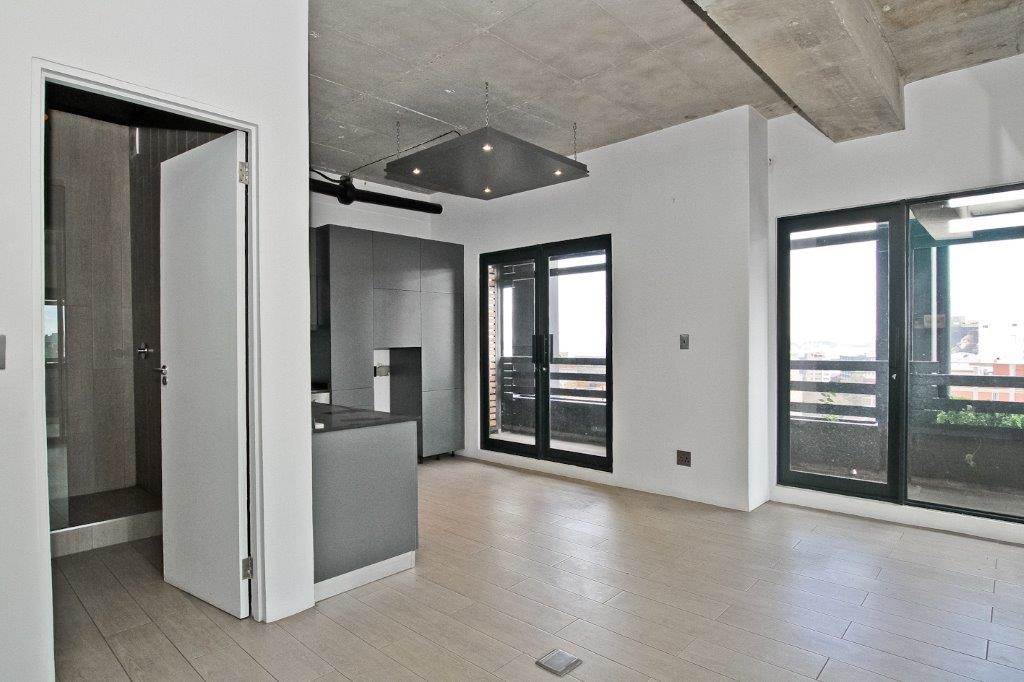 1 Bed Apartment in Maboneng photo number 2