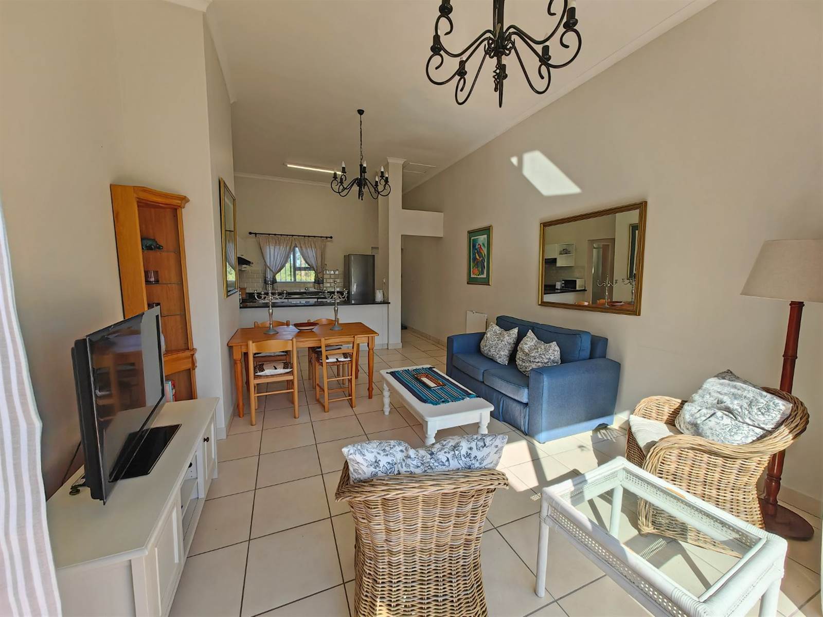 2 Bed Apartment in Plettenberg Bay photo number 6