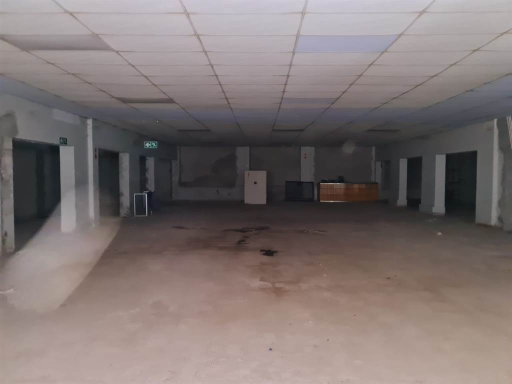 2283  m² Commercial space in Rustenburg Central photo number 3