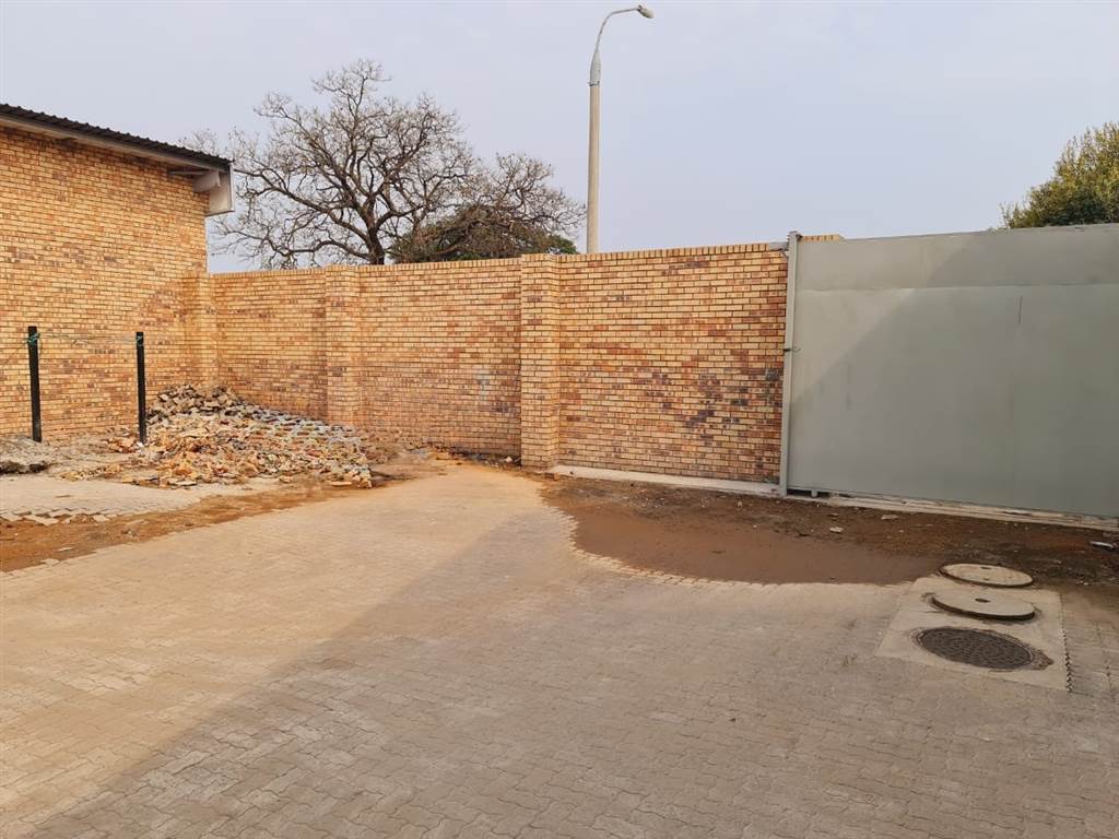 2283  m² Commercial space in Rustenburg Central photo number 7
