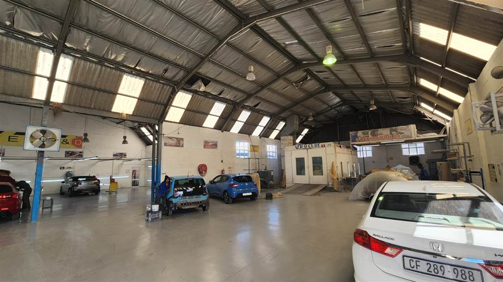930  m² Industrial space in Montague Gardens photo number 2