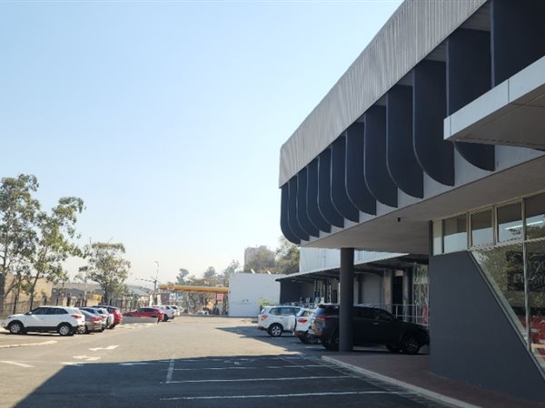 650  m² Commercial space