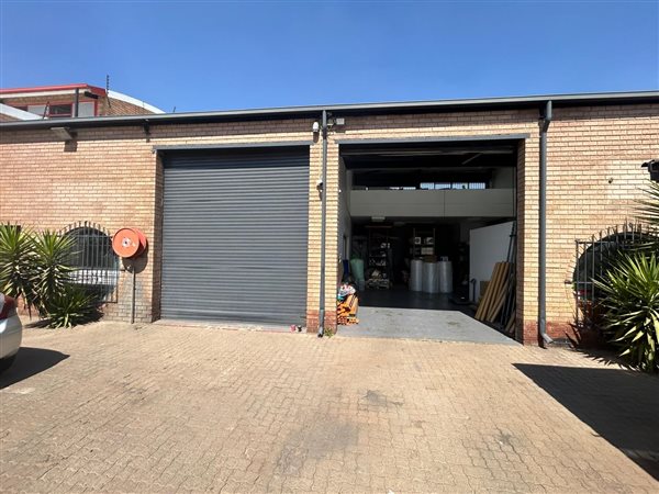 350  m² Industrial space