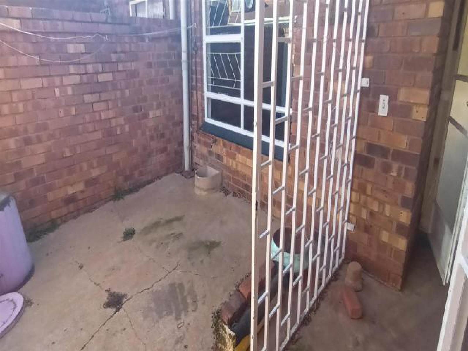 2 Bed Townhouse in Klerksdorp photo number 15