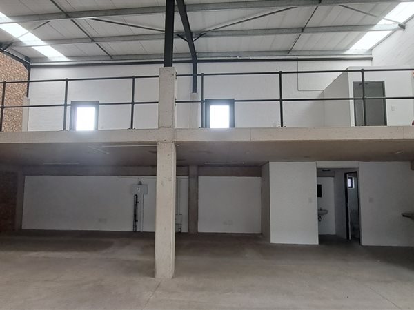 215 m² Industrial space 215 m² Industrial space