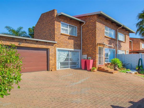 2 Bedroom Townhouse 2 Bedroom Townhouse