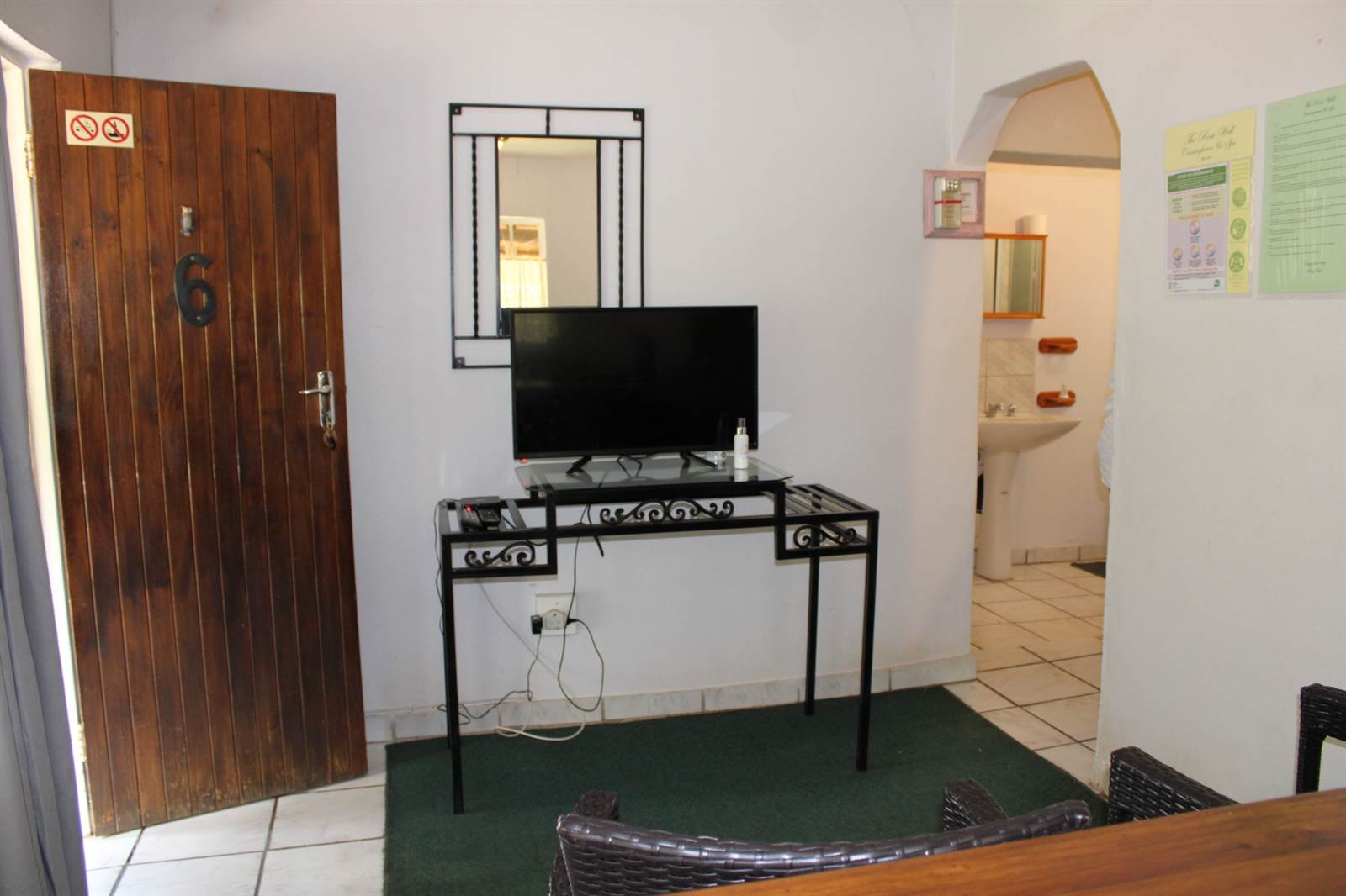 1 Bed Apartment in Magaliesburg photo number 8