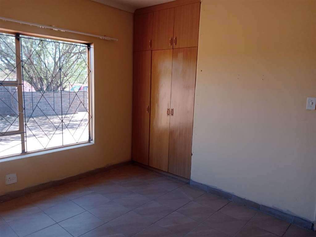 3 Bed House in Mothibistad photo number 6