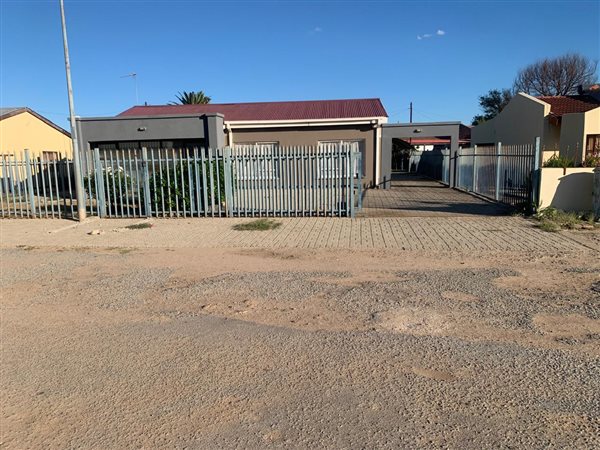 5 Bed House in Mmabatho unit 2