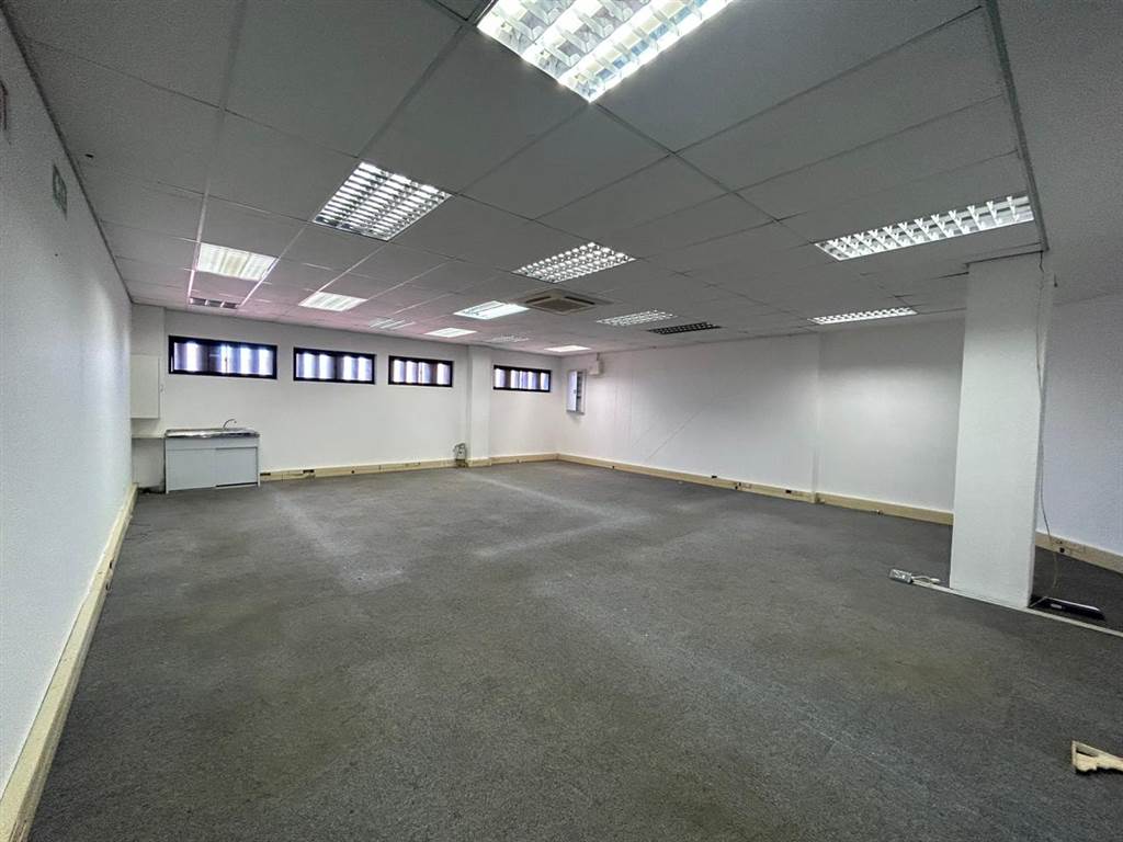 133  m² Commercial space in Horizon View photo number 6