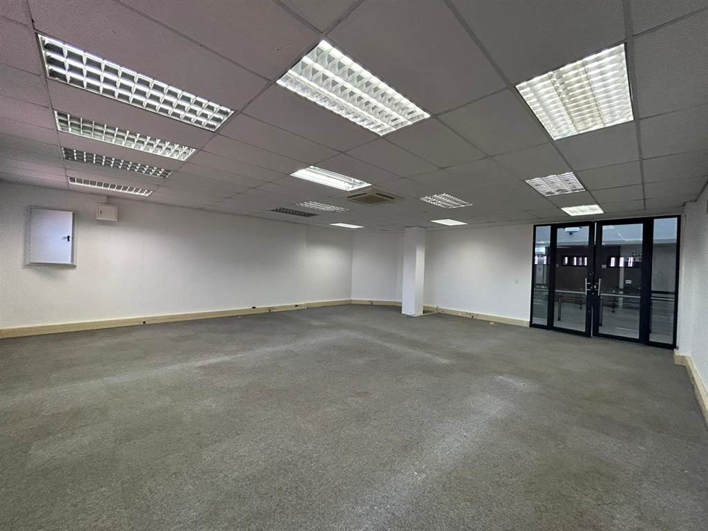 133  m² Commercial space in Horizon View photo number 8