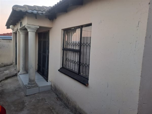 4 Bed House in Tembisa
