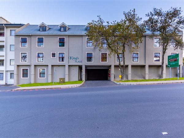 3 Bed Apartment in Paarl