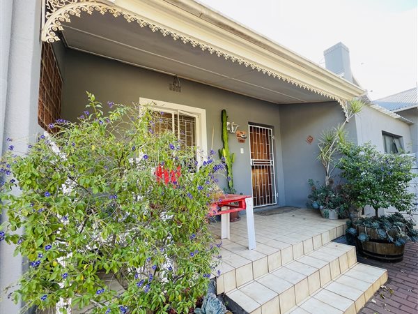3 Bed House in Roux Park