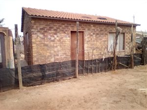 2 Bed House in Etwatwa